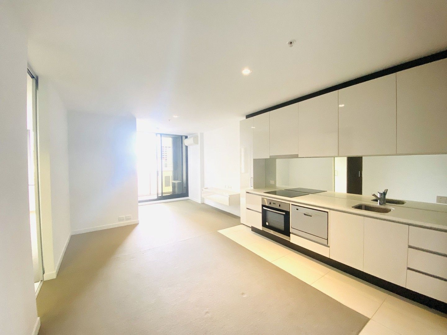 1 bedrooms Apartment / Unit / Flat in 3304/639 Lonsdale Street MELBOURNE VIC, 3000