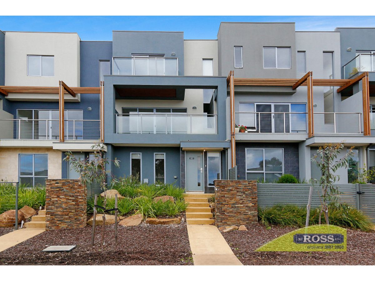 3 bedrooms Townhouse in 62 Helm Avenue SAFETY BEACH VIC, 3936