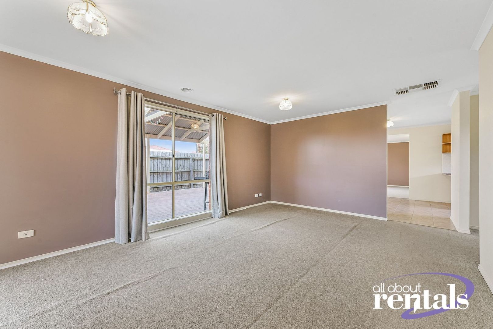 9 Miralie Way, Cranbourne West VIC 3977, Image 2