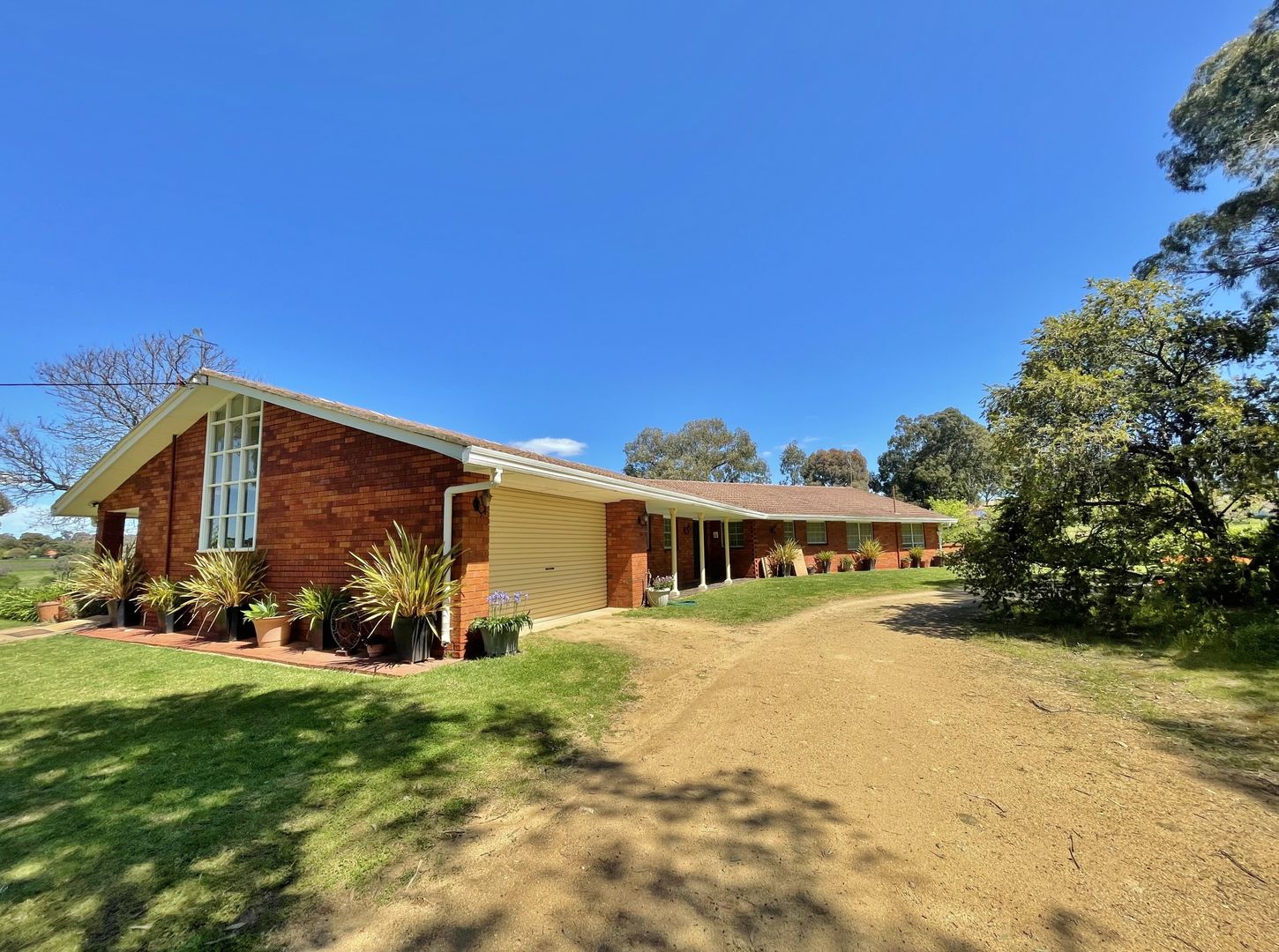 26 Reynolds Lane, Young NSW 2594, Image 2