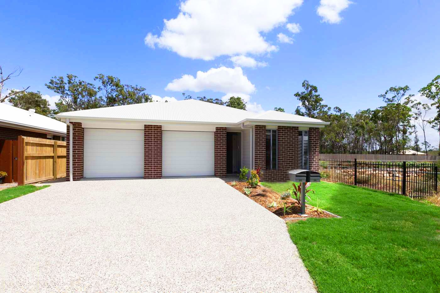2/9 Ryrie Court Park Ridge QLD 4125 House For Rent $380 Domain