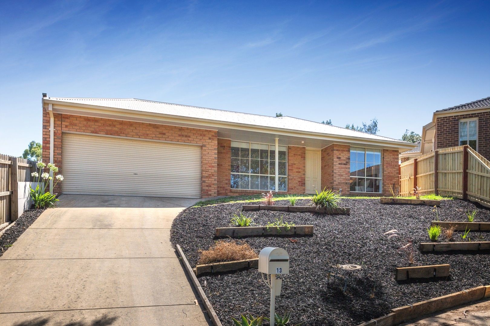 3 bedrooms House in 13 Settlers Hill Rise PAKENHAM VIC, 3810