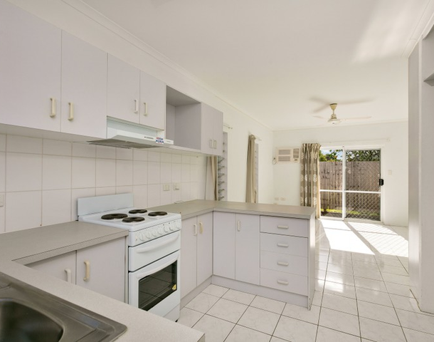 6/401-409 Mccoombe Street, Mooroobool QLD 4870