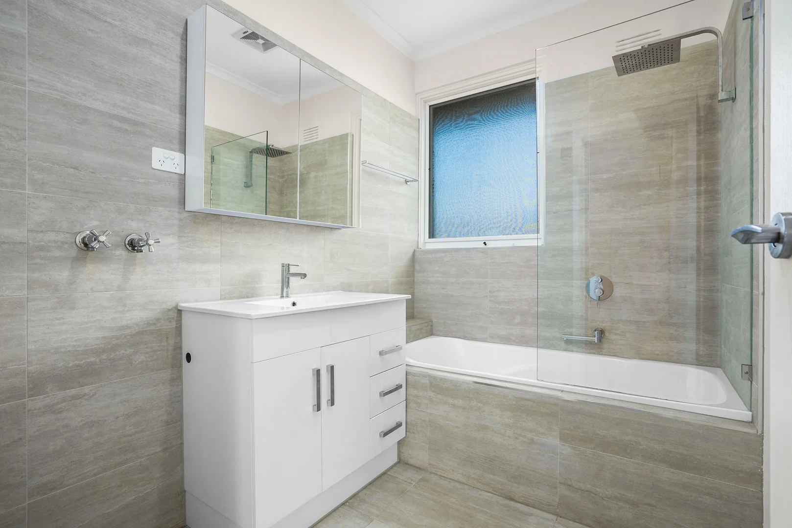 Additional image 7 of 4/87 Como Parade East (enter via Seventh St), Parkdale VIC 3195