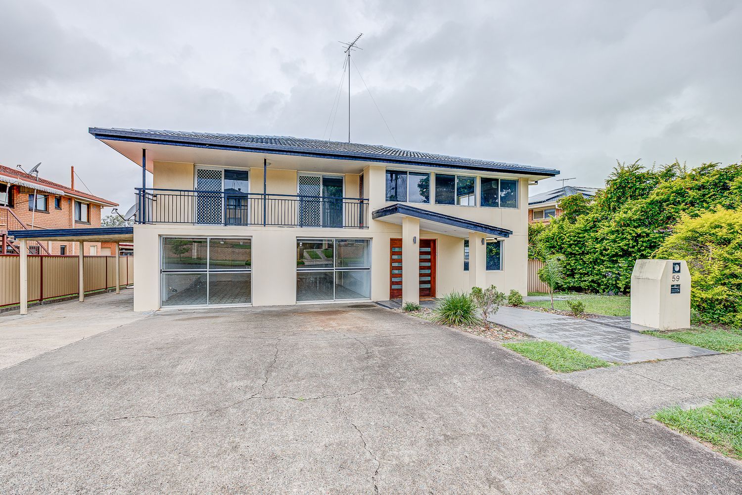 4 bedrooms House in 59 Cornflower Street MANSFIELD QLD, 4122