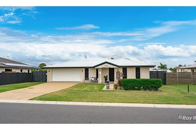 Picture of 12 Foxglove Avenue, NORMAN GARDENS QLD 4701