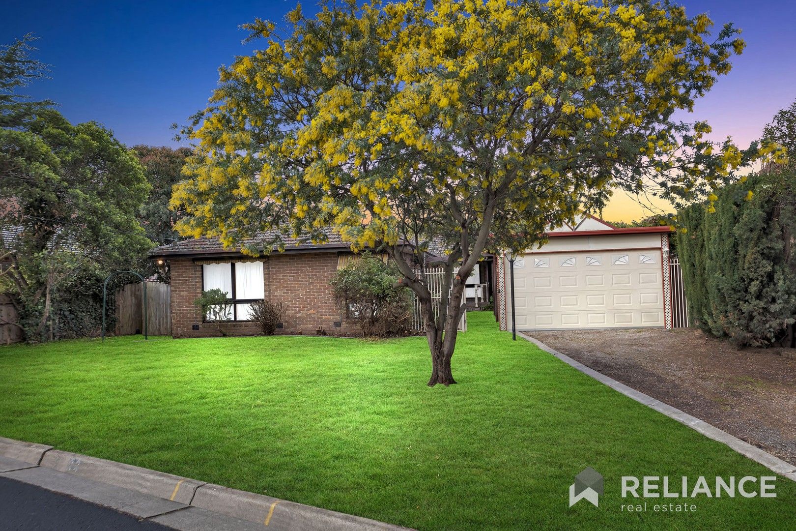 4 bedrooms House in 12 Waverley Court CRAIGIEBURN VIC, 3064