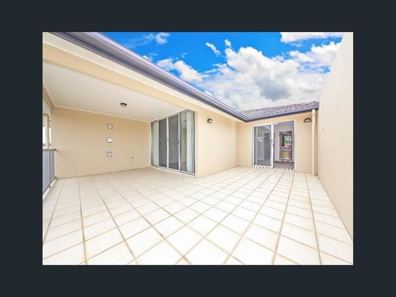2 bedrooms Apartment / Unit / Flat in 7/25 Gladys Street GREENSLOPES QLD, 4120