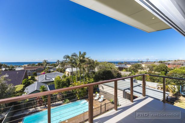10 Pacific Street, CAVES BEACH NSW 2281, Image 1