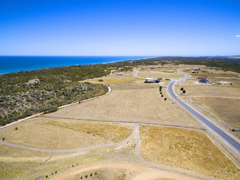 25 African Reef Boulevard, Greenough WA 6532, Image 2