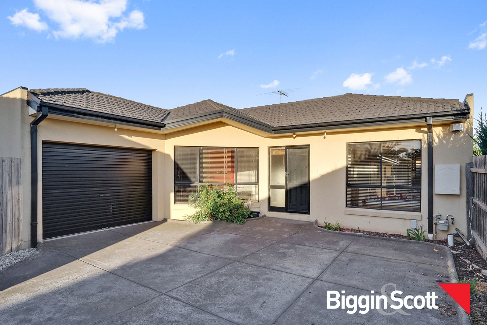 2/6 Kalista Avenue, Hillside VIC 3037, Image 2