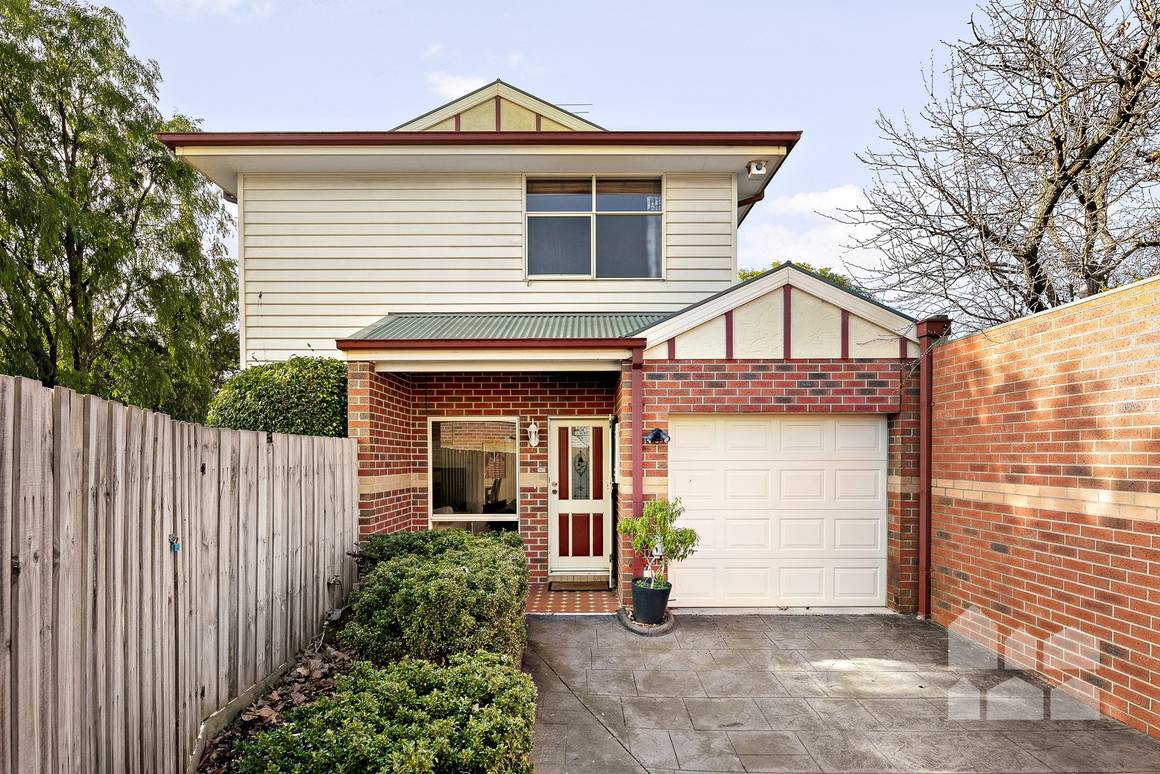 Picture of 3/55 Bayview Road, YARRAVILLE VIC 3013