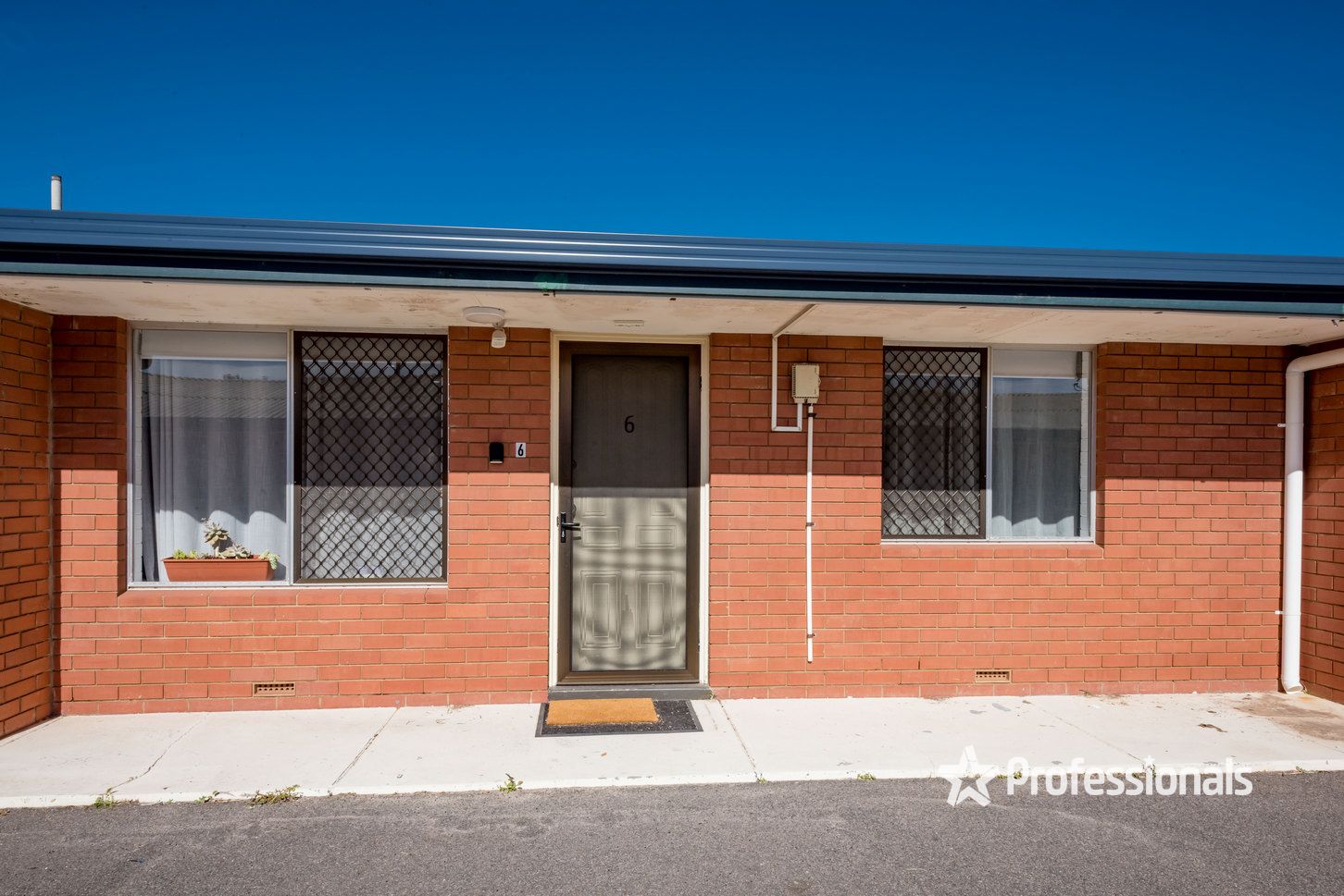 2 bedrooms Apartment / Unit / Flat in 6/13-15 Francis Street GERALDTON WA, 6530