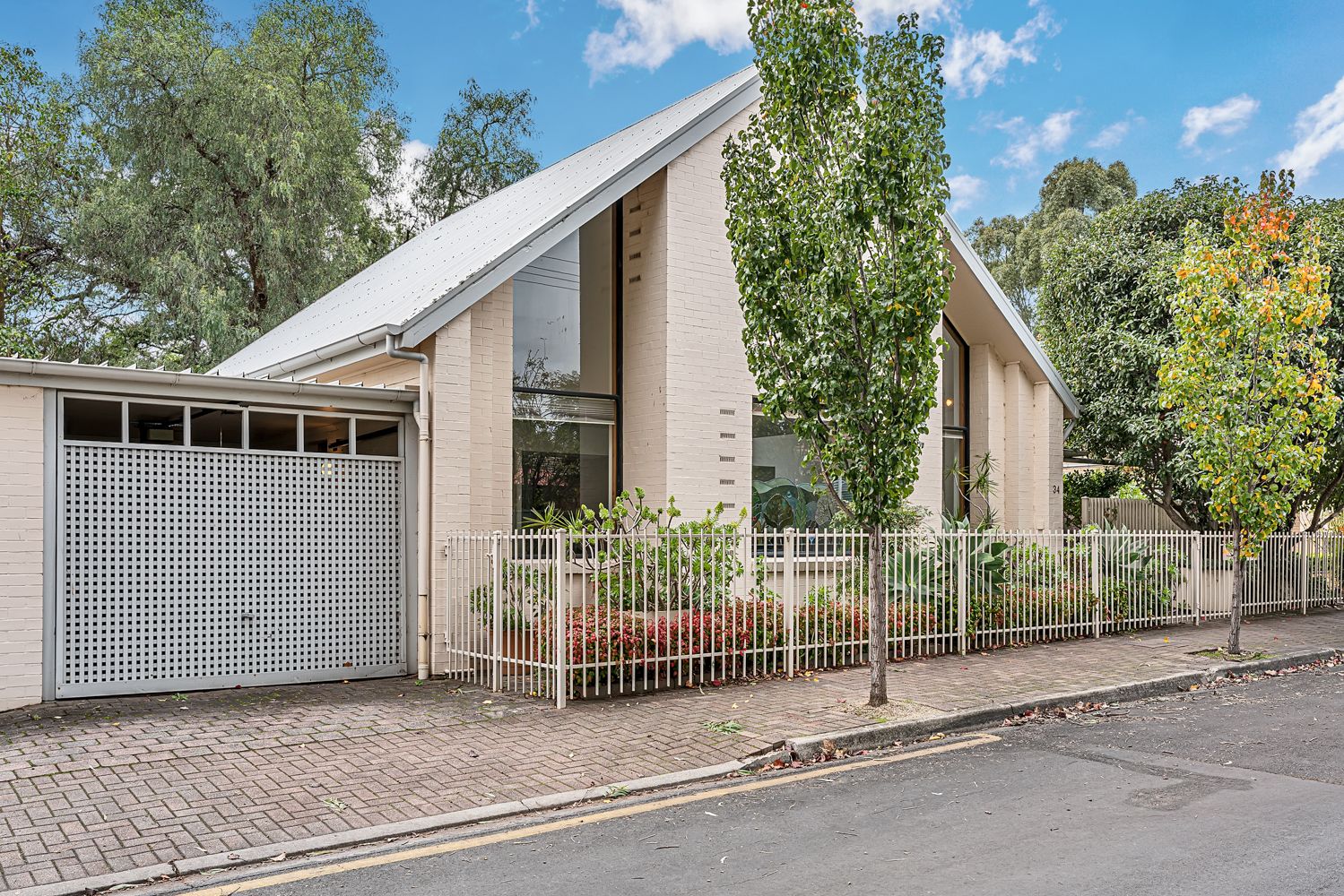 3 bedrooms Semi-Detached in 34 Hackett Terrace MARRYATVILLE SA, 5068