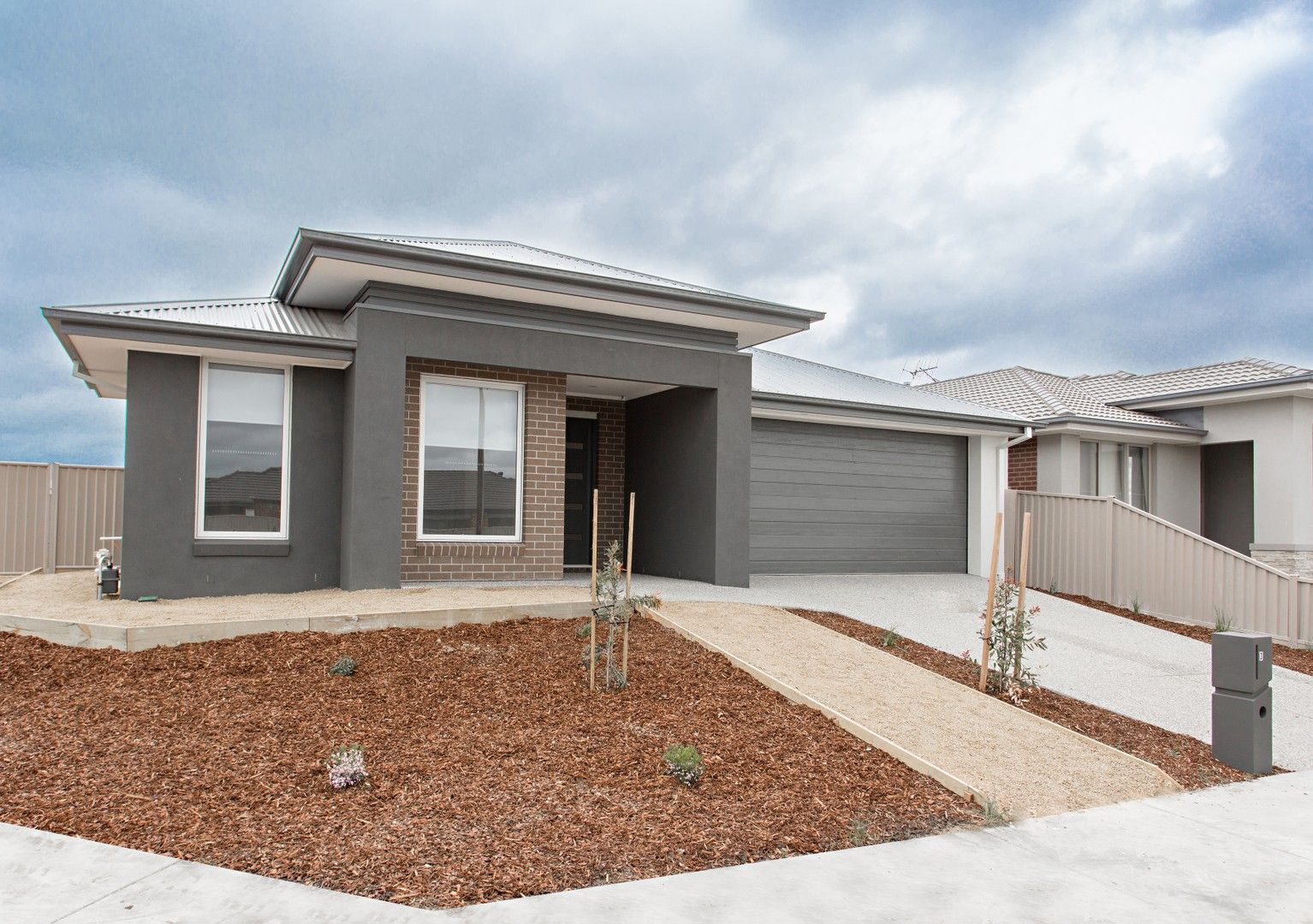 4 bedrooms House in 33 Royal York Road WINTER VALLEY VIC, 3358