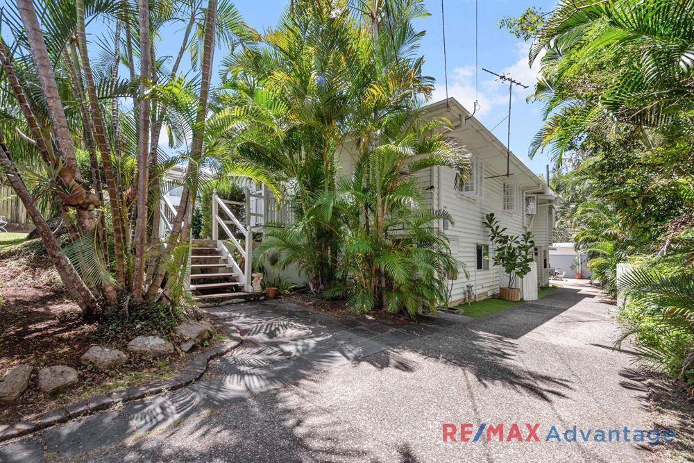 5 bedrooms House in 218 Ernest Street LOTA QLD, 4179