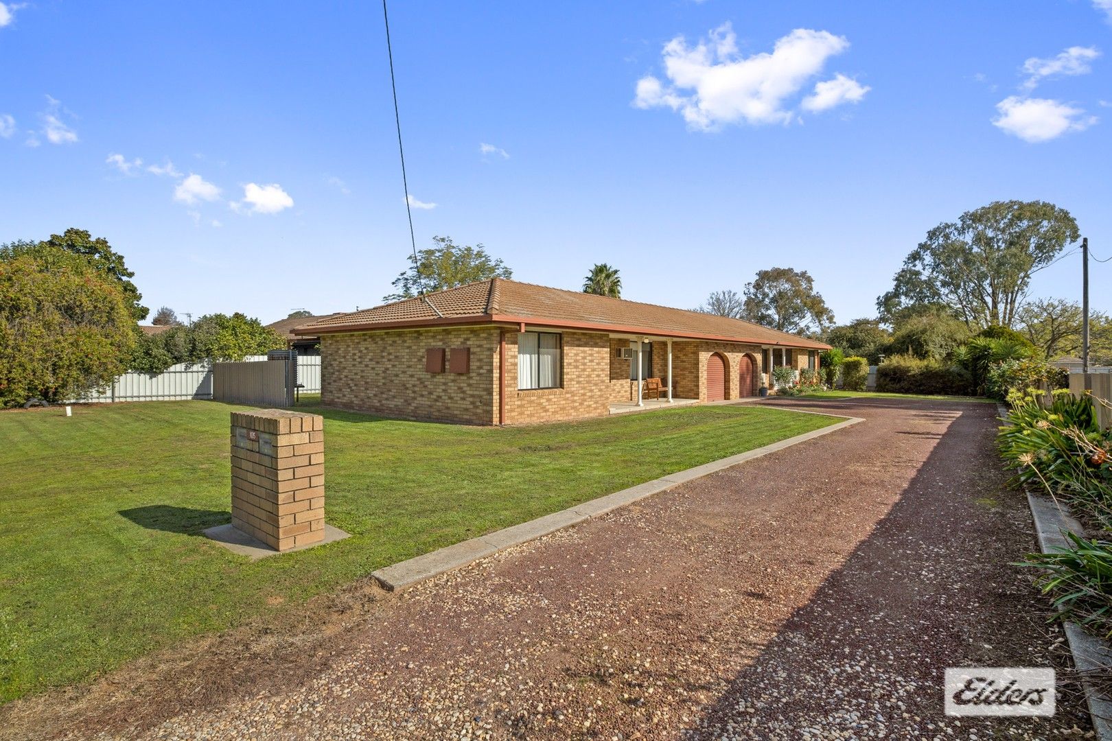 1&2/105 Hammer Street, Howlong NSW 2643, Image 0