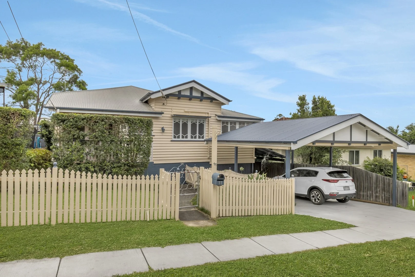 11 June Street, Mitchelton QLD 4053