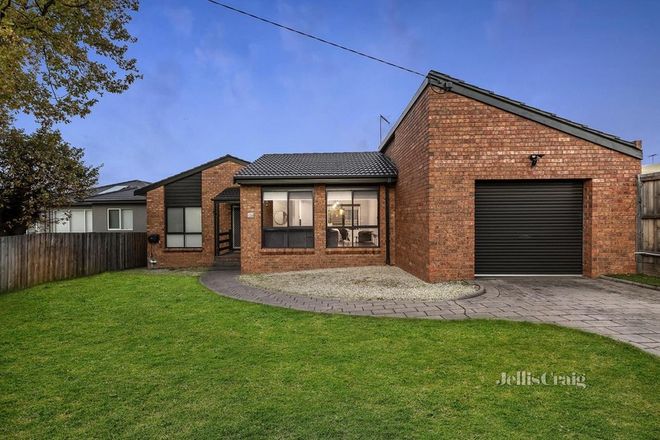 Picture of 34 Loch Crescent, STRATHMORE VIC 3041