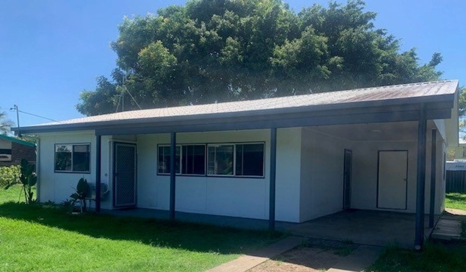 3 bedrooms House in 4 Elizabeth Street SARINA QLD, 4737