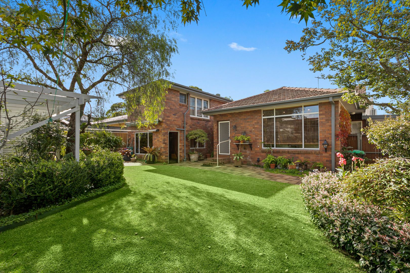 2 Koorabel Street, Lugarno NSW 2210, Image 2