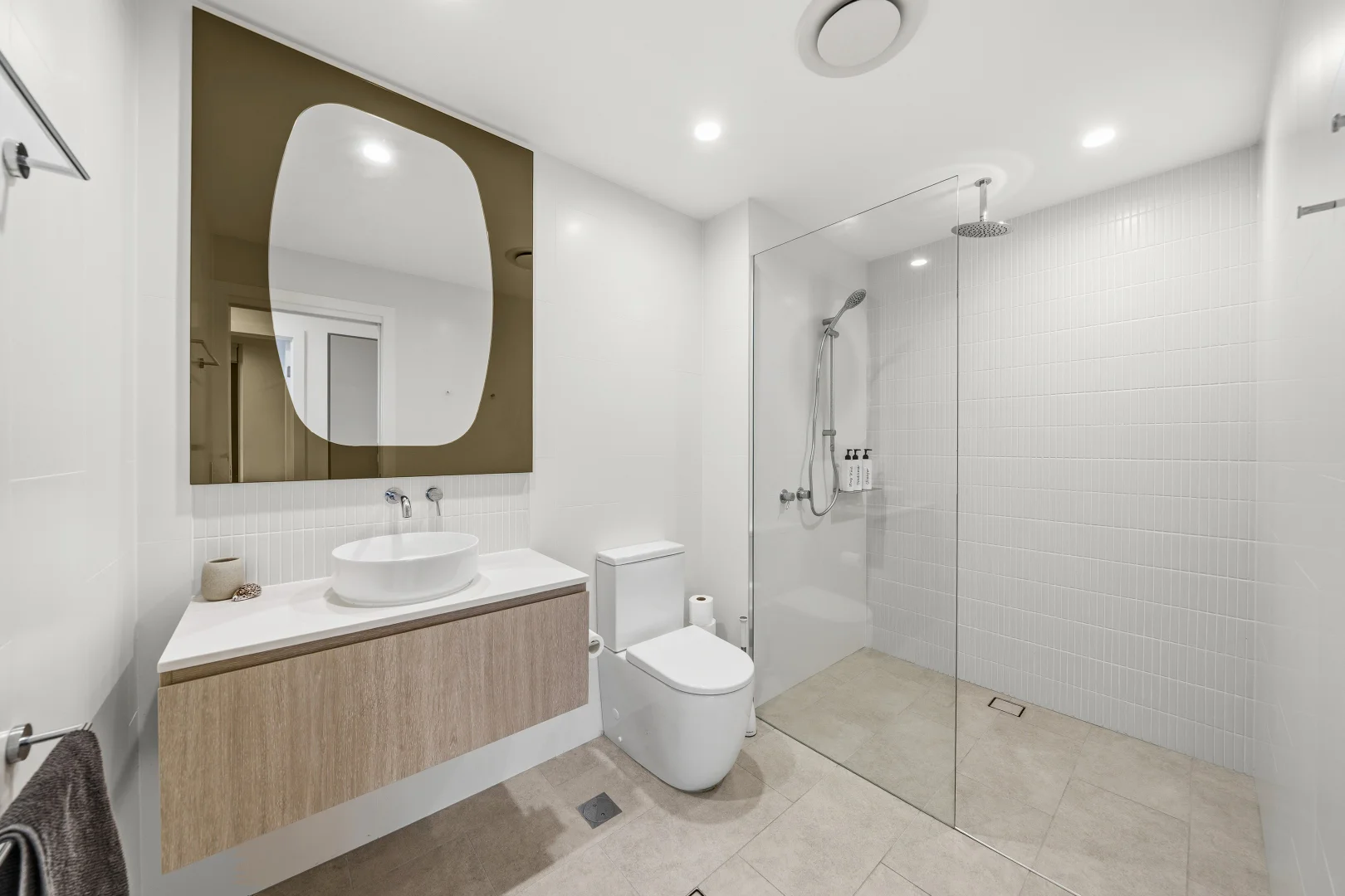 Additional image 21 of 1907/180 Marine Parade, Labrador QLD 4215