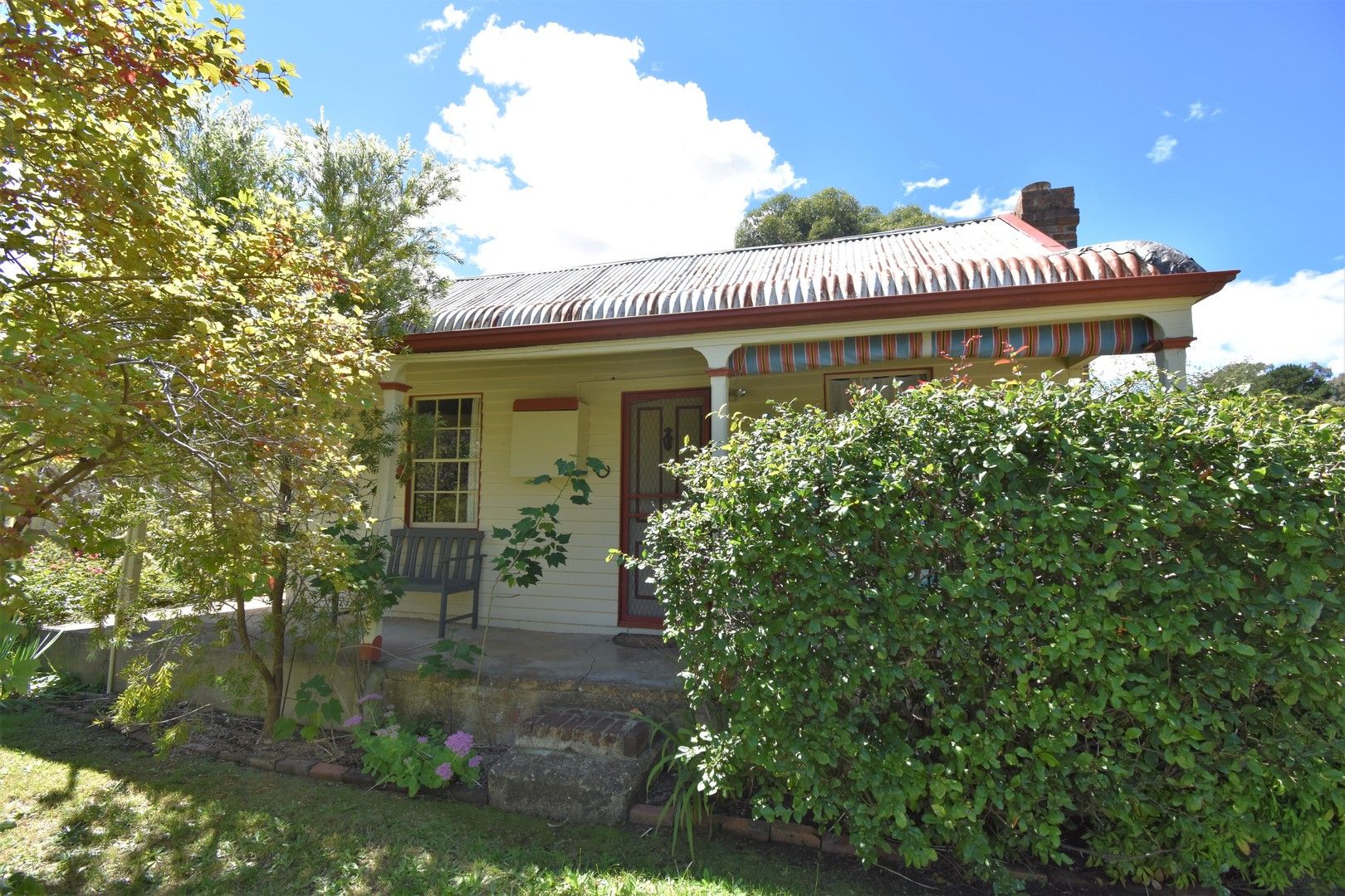 3 bedrooms House in 27 Elgin Road BEECHWORTH VIC, 3747