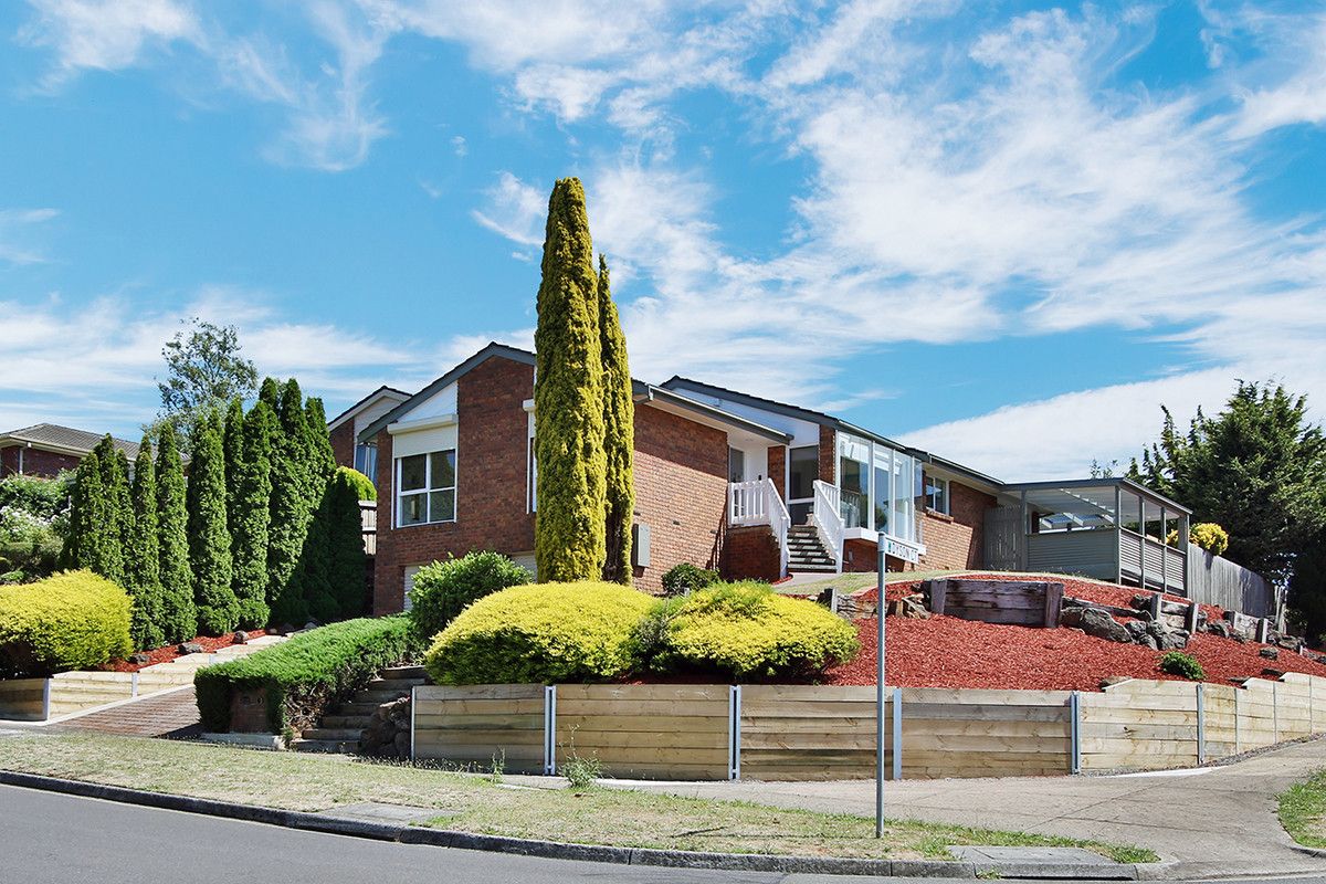 3 bedrooms House in 31 Wainewright Avenue MOOROOLBARK VIC, 3138