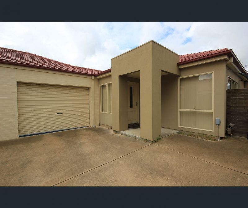 2 bedrooms Apartment / Unit / Flat in 2/15 Roslyn Road BELMONT VIC, 3216