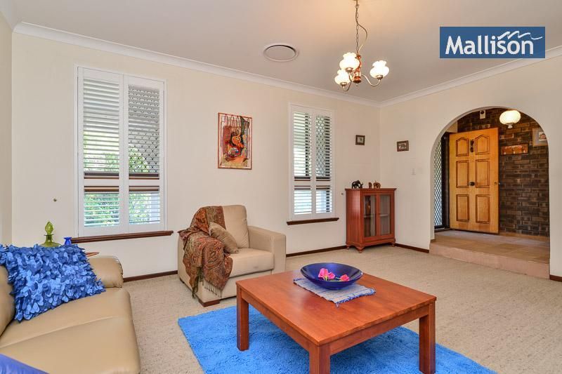 35 Leichhardt St, BULL CREEK WA 6149, Image 0