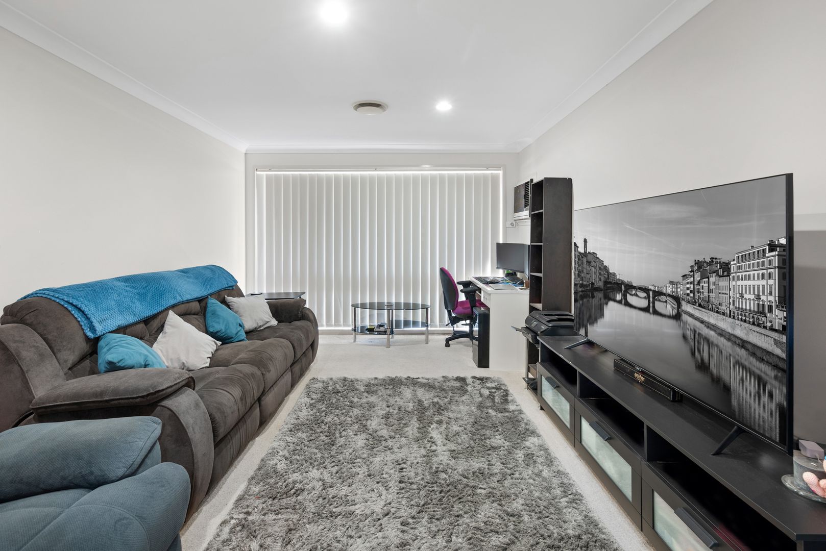 8 Danube Crescent, Kearns NSW 2558, Image 2