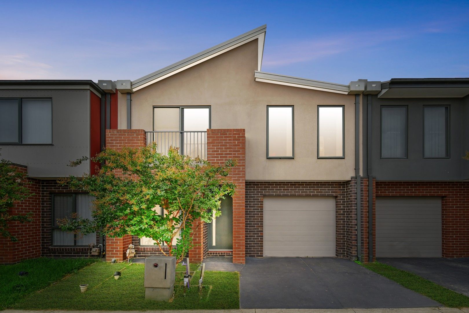 3 bedrooms Townhouse in 4/180 Henry Road PAKENHAM VIC, 3810