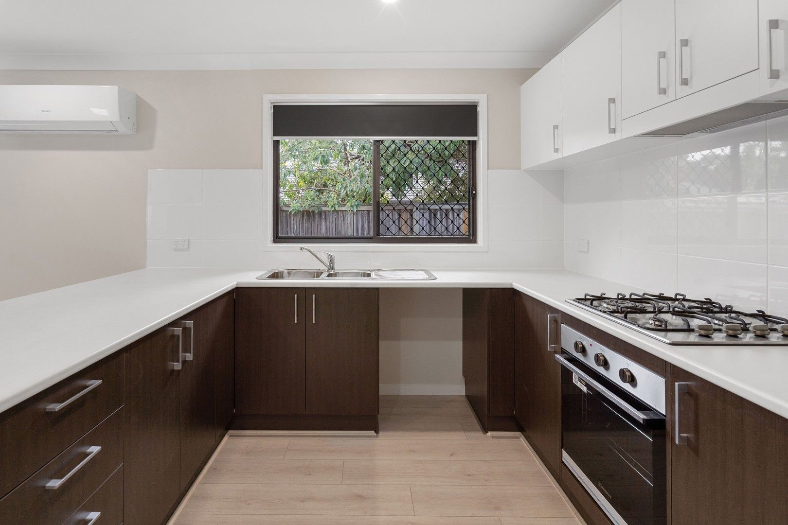 2 bedrooms House in 114A Drews Road LOGANHOLME QLD, 4129