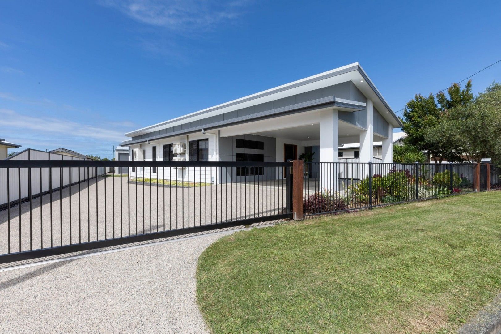 4 bedrooms House in 23 Mackenzie Street WEST MACKAY QLD, 4740