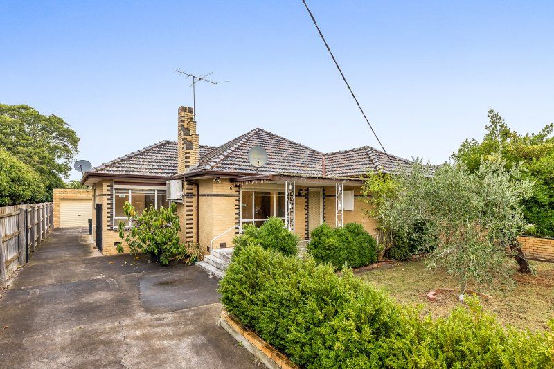 3 bedrooms House in 6 Strelden Avenue OAKLEIGH EAST VIC, 3166