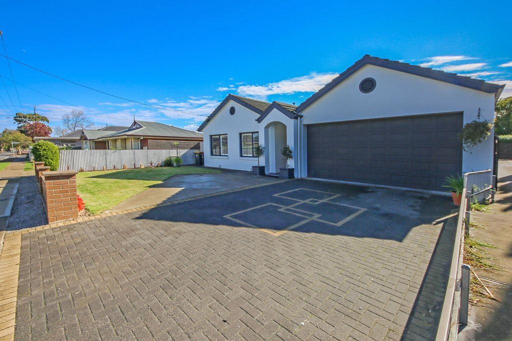 3 bedrooms House in 48 Cungena Ave PARK HOLME SA, 5043