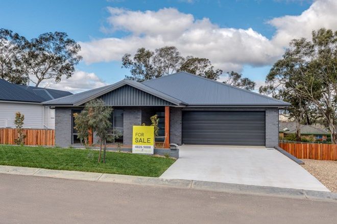 Picture of 16 Anembo Close, GOULBURN NSW 2580