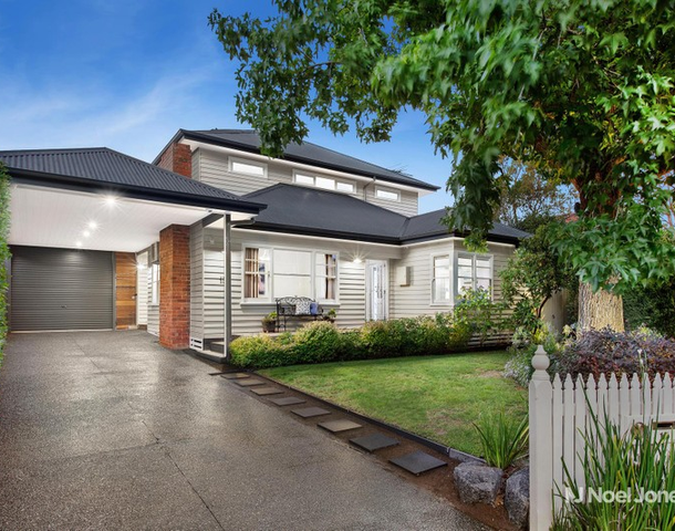 15 Rosstrevor Crescent, Mitcham VIC 3132