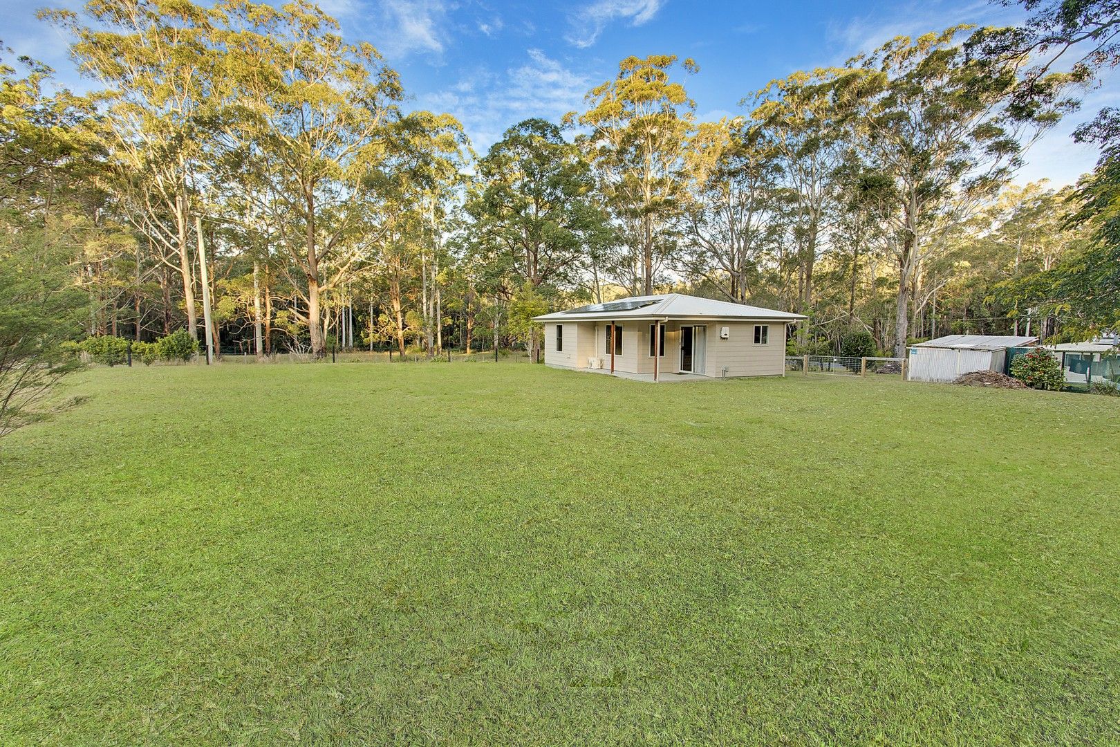 2 bedrooms Duplex in 411 Blackhead Road HALLIDAYS POINT NSW, 2430