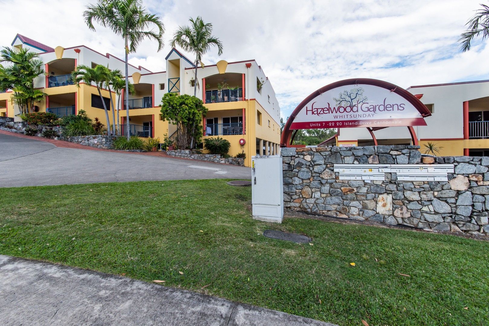 2 bedrooms Apartment / Unit / Flat in 16/24 Island Drive CANNONVALE QLD, 4802