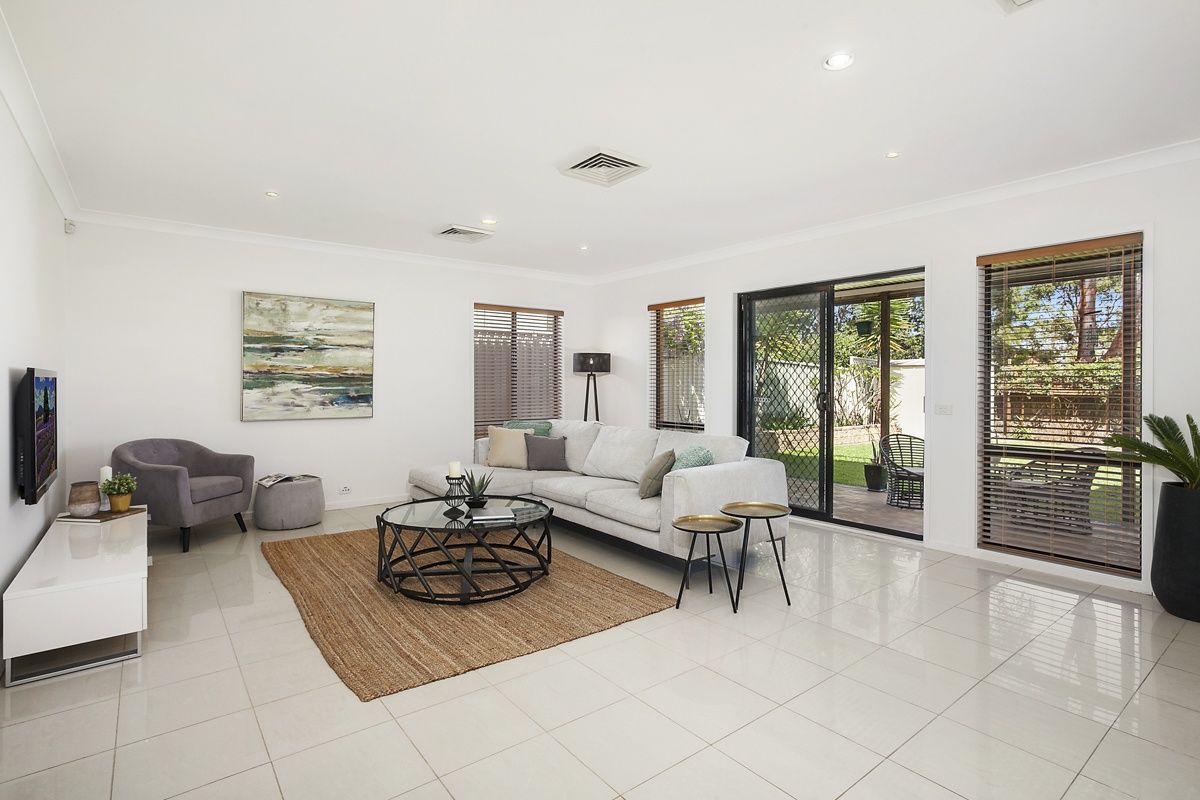 9 Pimelia Court, Voyager Point NSW 2172, Image 2