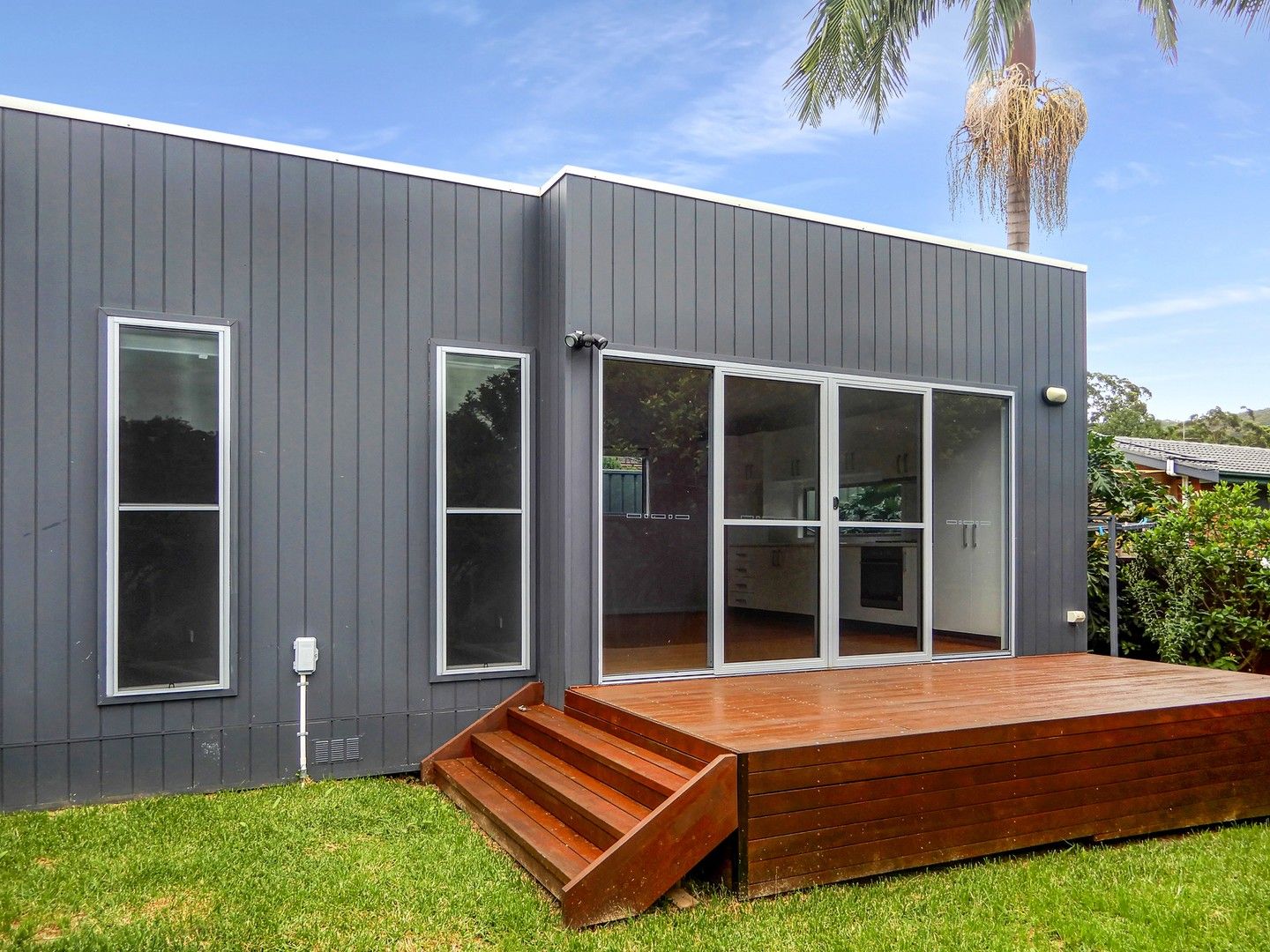 2 bedrooms Apartment / Unit / Flat in 8A Holly Avenue NARARA NSW, 2250