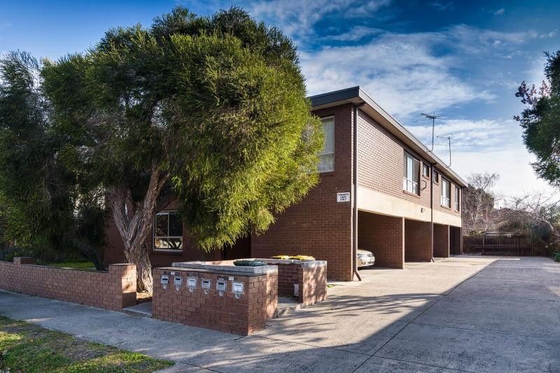 2 bedrooms Apartment / Unit / Flat in 2/37 Saunders Street COBURG VIC, 3058