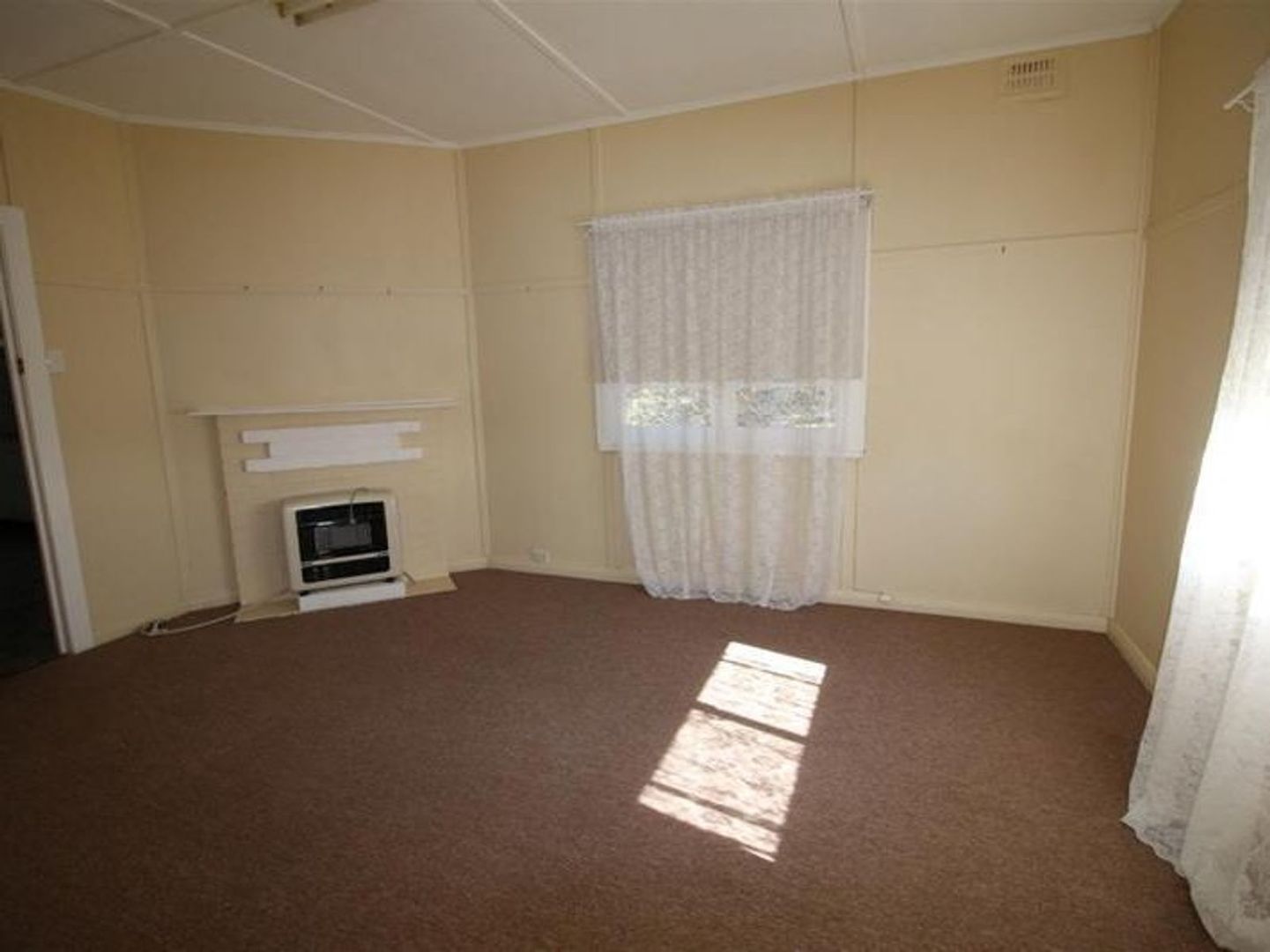 79 Clive Street, Tenterfield NSW 2372 House For Rent Domain