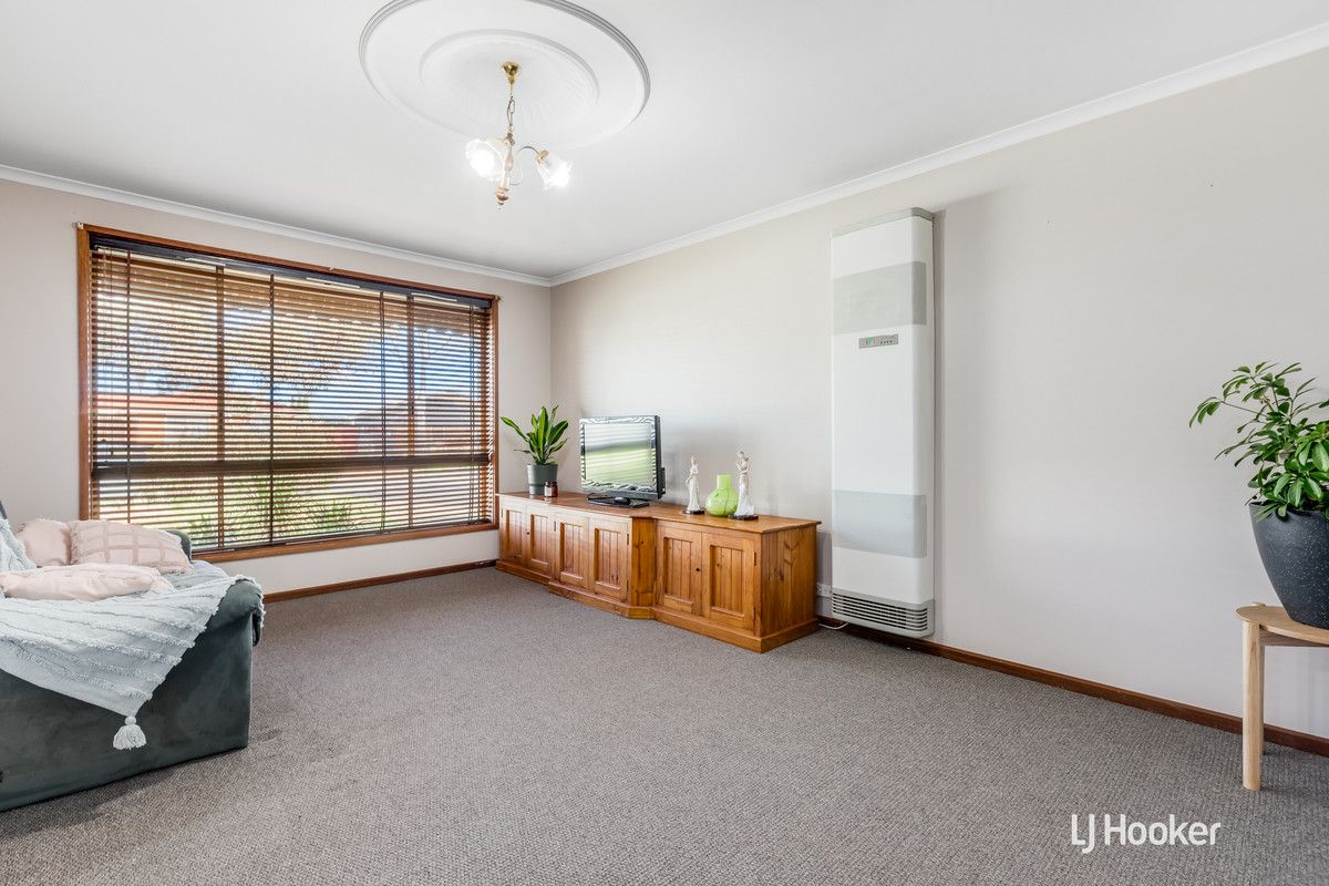 53 Washington Drive, Craigmore SA 5114, Image 2