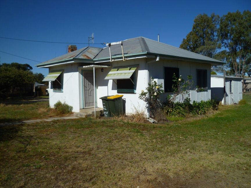 42 Inverell Street, ASHFORD NSW 2361, Image 0