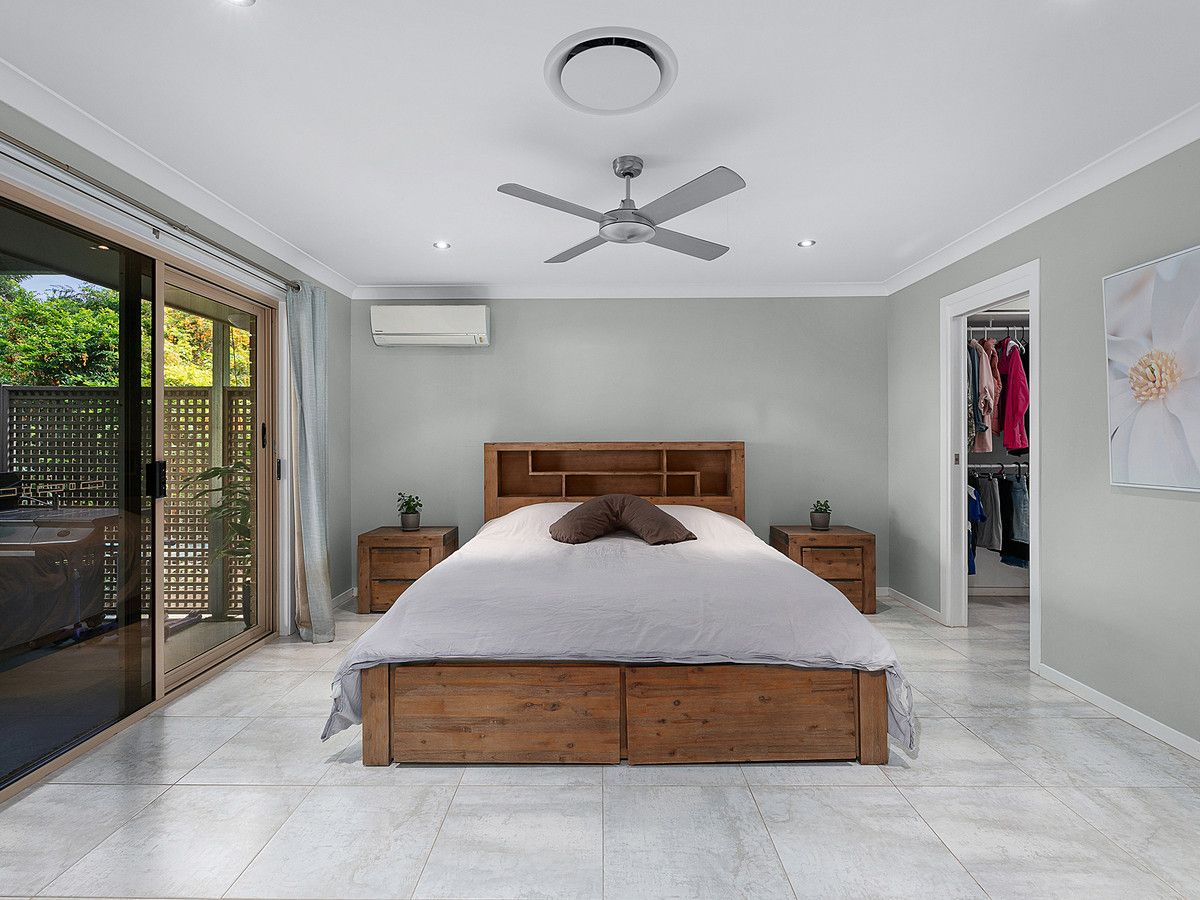 4 bedrooms House in 115 Riverside Avenue BARELLAN POINT QLD, 4306