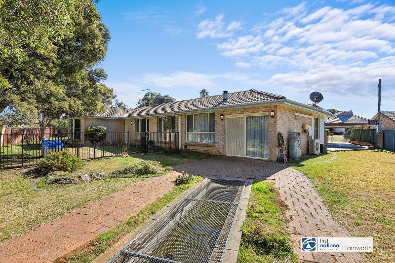 13 Lawson Place, Tamworth NSW 2340 | Domain