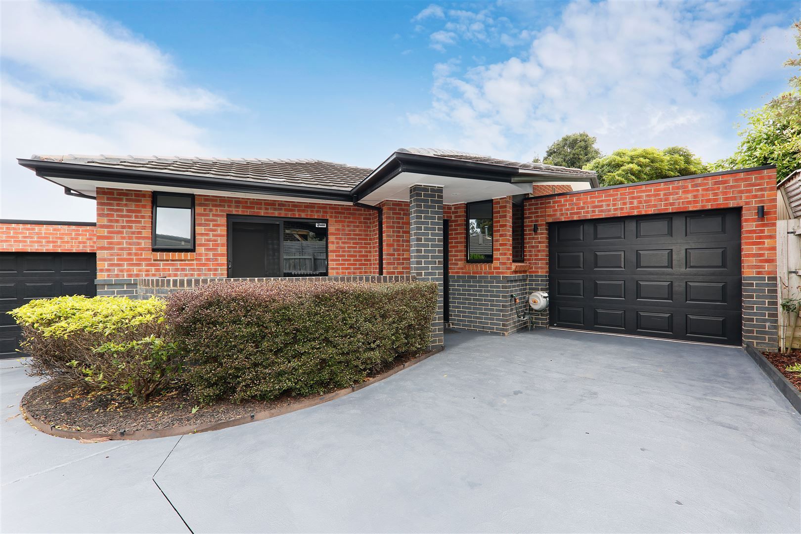 2 bedrooms Apartment / Unit / Flat in 3/2 Salisbury Court GLEN WAVERLEY VIC, 3150