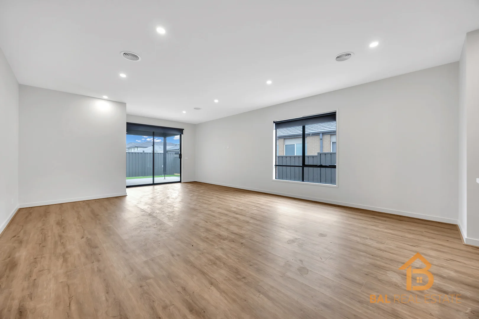 Additional image 4 of 28 Opulent Boulevard, Tarneit VIC 3029